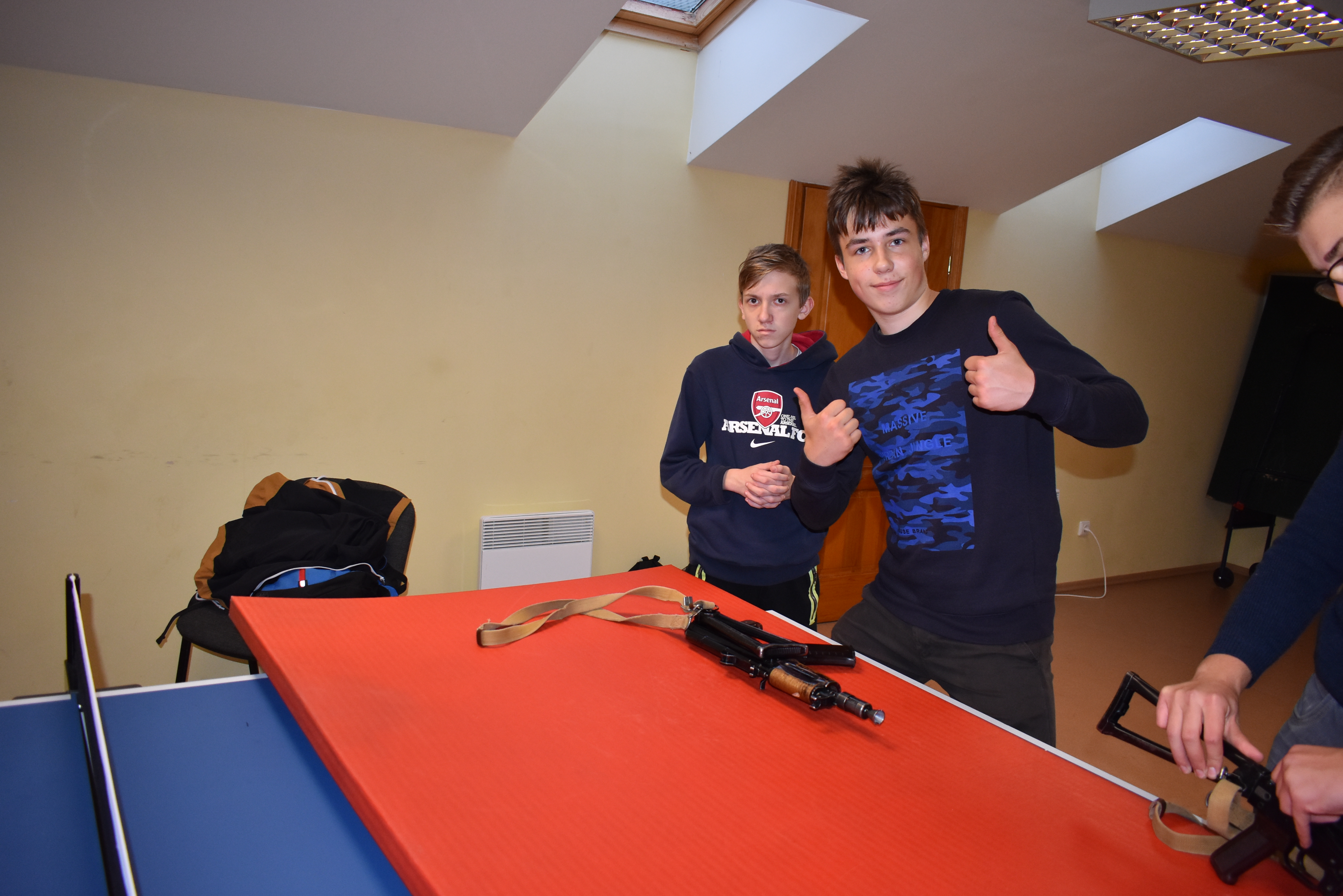 Ignalinos gimnazijos ir Ignalinos progimnazijos JPB narių pasiruošimas šaudymo iš pneumatinio šautuvo varžyboms