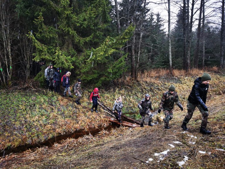 Vilkaviškio ir Kudirkos Naumiesčio JPB nariai – šaulių organizuotame pėsčiųjų žygyje