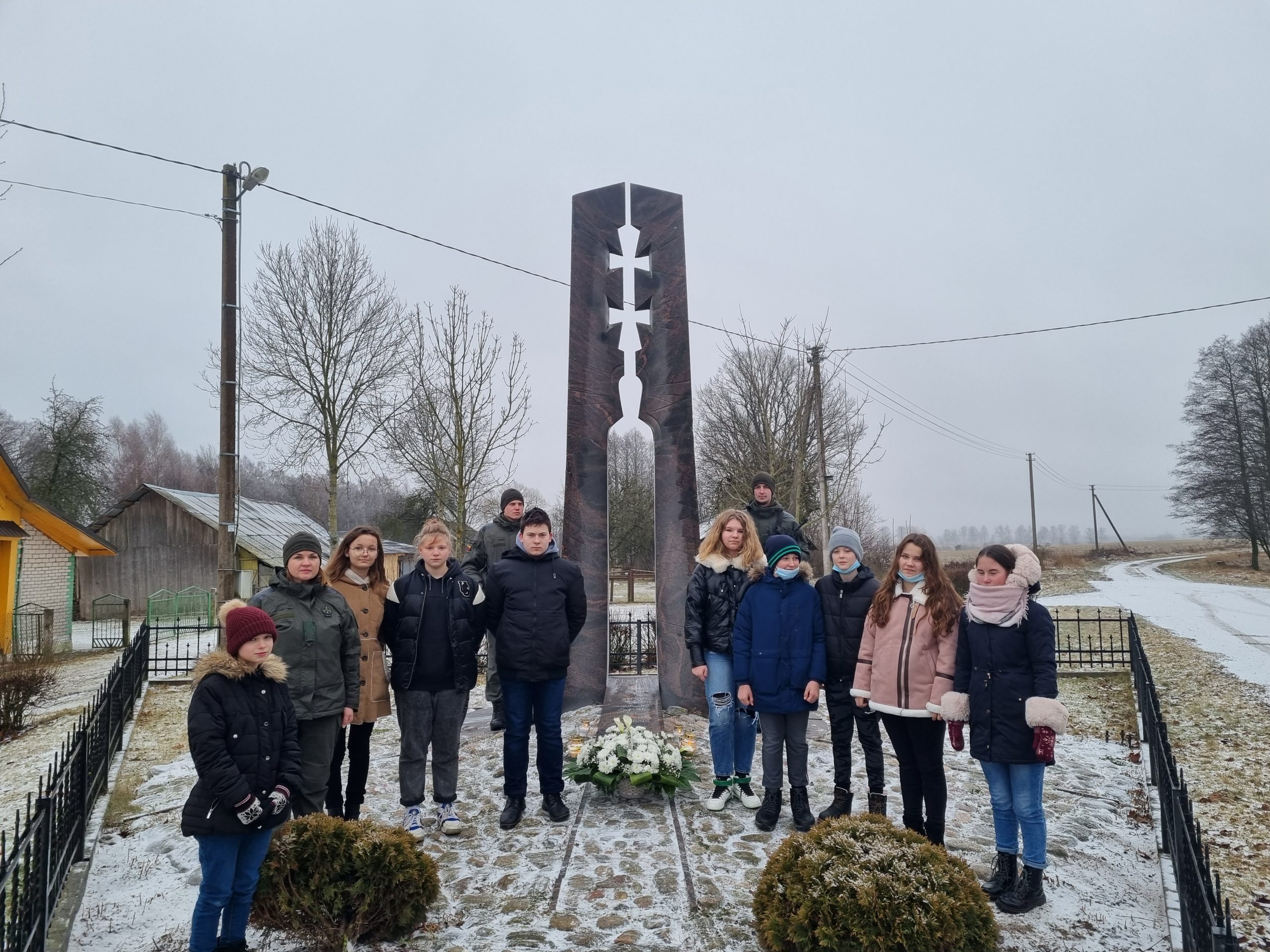 Dieveniškių „Ryto“ gimnazijos JPB nariai pagerbė žuvusio Laisvės gynėjo atminimą