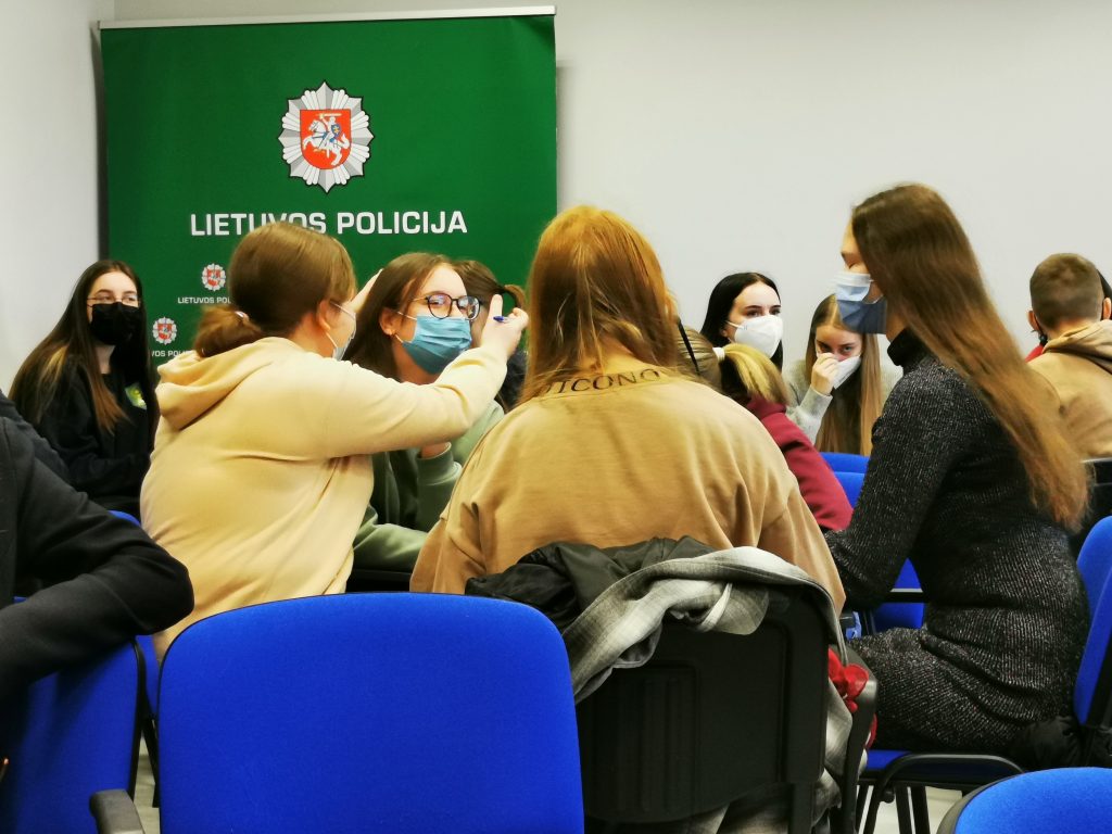 Kudirkos Naumiesčio JPB – teisinių žinių konkurse „Temidė“